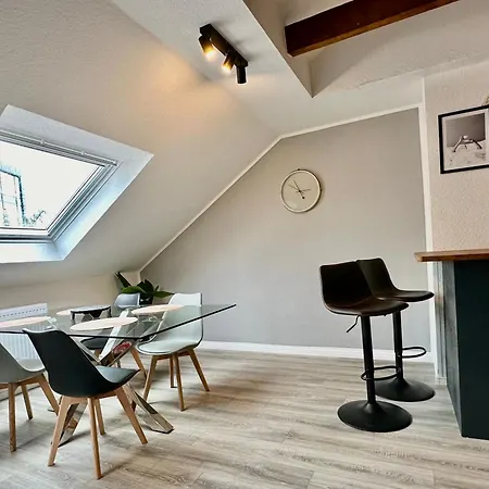 Stilvoll Im Zentrum Balken Loft アパート *